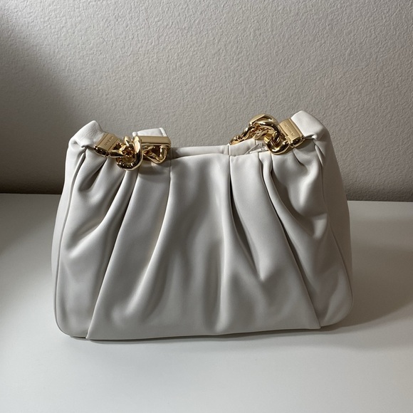 Michael Kors Hannah Medium Shoulder Bag Optic White - Picture 4 of 14